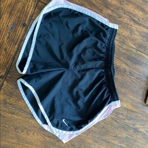 Nike women’s pink & black tempo running shorts 3”